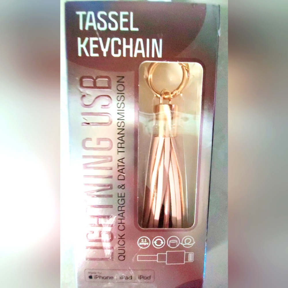 🆕️USB Keychain *** iPHONE